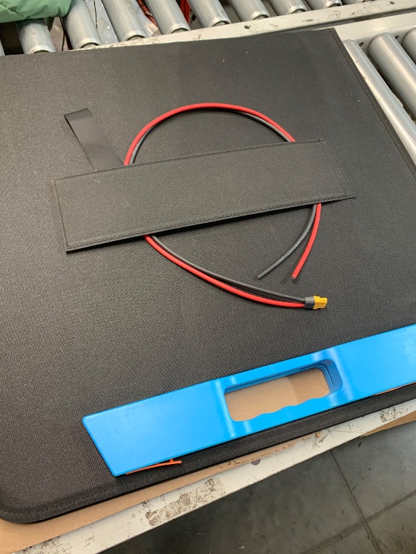 Photo 1 of (see images for damage) (used) Intenergy 200W Foldable Solar Charger kit,IP65 Water-Resistant Folding Solar Panel Portable Power Station,XT60