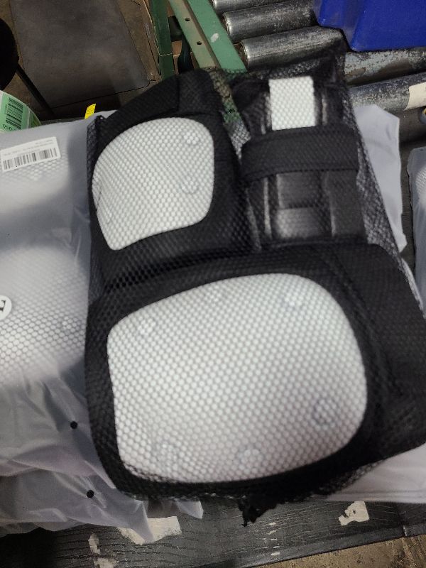 Photo 1 of  Kanvikam kids Protective Gear Set Knee and Elbow Pads with Wrist Guards Inline Skate Protector for Teenagers  for Inline Skating Cycling Bike Rollerblading Scooter large white