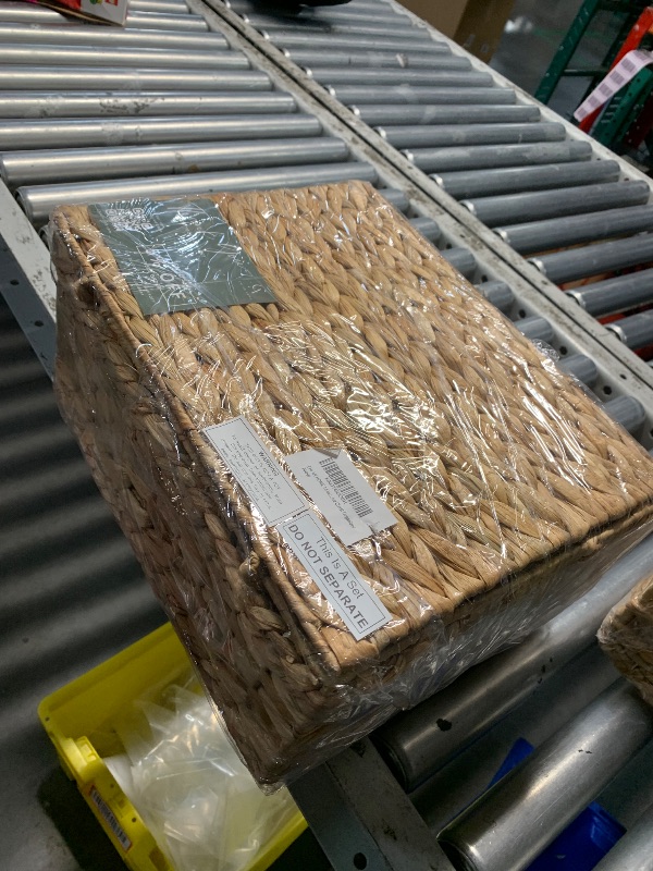 Photo 1 of (see all images) CHI AN HOME 14in Wicker Storage Baskets with Lids, Set of 3 Natural Water Hyacinth Decorative Boxes for Shelf, Woven Lidded Baskets for Organizing