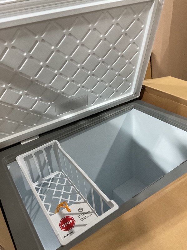 Photo 1 of **DAMAGED DOOR AND SIDES**
Midea MERC07C4BAWW 7.0 Cubic Feet Chest Freezer Cu.ft-Convertible, White