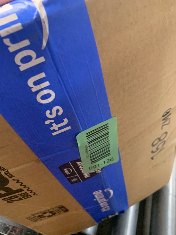 Photo 1 of (COMFORTER ONLY) (USED/FAIR) Bedsure California King Comforter Set - Dark Green Soft Bedding for All Seasons, Cationic Dyed Bed Set, 3 Pieces, 1 California King Size Comforter (104"x96") and 2 Pillow Shams (20"x36"+2")