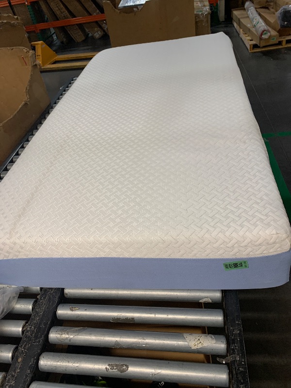 Photo 1 of (used)(not in packaging see all images) ZINUS 10 Inch Twin Cooling Essential Memory Foam Mattress [NewVersion], Fiberglass Free, Medium Feel, Breathable Cooling Layers