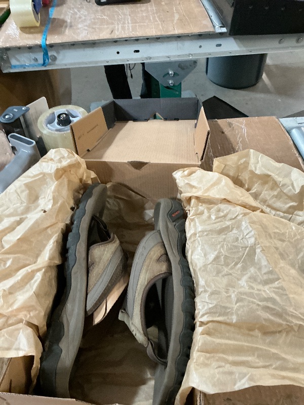 Photo 1 of ***(HEAVILY USED/ MINOR DAMAGE)***Teva Men's Pajaro M Flip Flop,Dune,11 M US