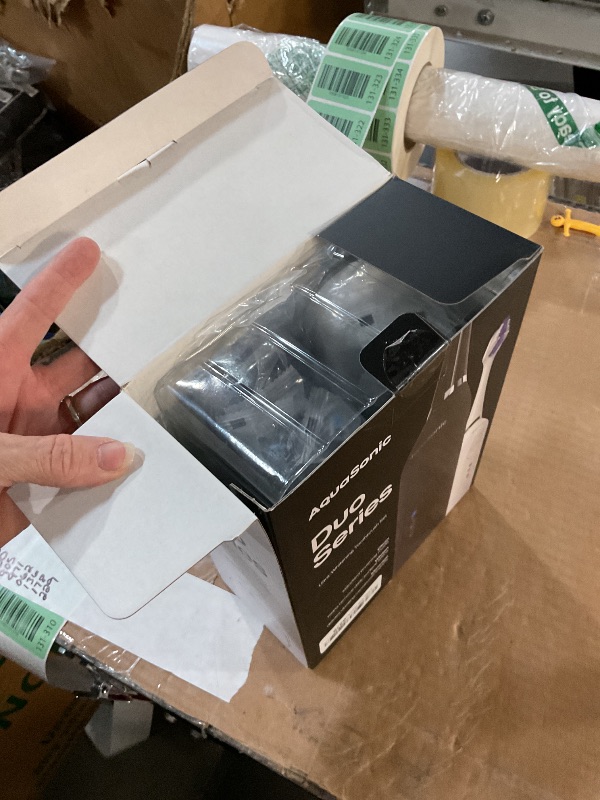 Photo 1 of (black toothbrush damaged) Aquasonic Duo - Dual Handle Ultra Whitening 40,000 VPM Wireless Charging Electric ToothBrushes - 3 Modes with Smart Timers