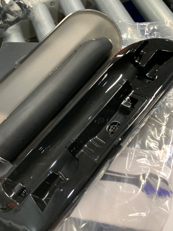 Photo 1 of (black toothbrush damaged) Aquasonic Duo - Dual Handle Ultra Whitening 40,000 VPM Wireless Charging Electric ToothBrushes - 3 Modes with Smart Timers