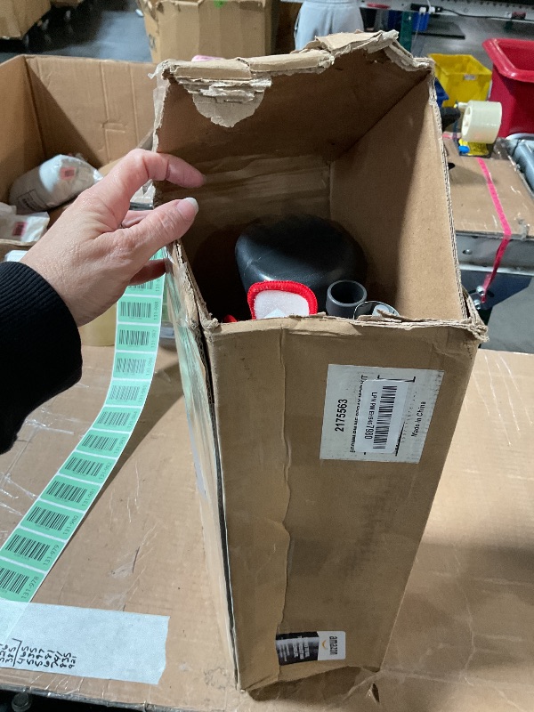 Photo 1 of ***(HEAVILY USED/ MINOR DAMAGE)*** Rubbermaid Reveal Spray Mop Floor Cleaning Kit, 3 Reusable Microfiber Wet Pads, 1 Refillable Bottle, Cordless, Multi-Surface Mopping for All Home/Bathroom/Office Floors