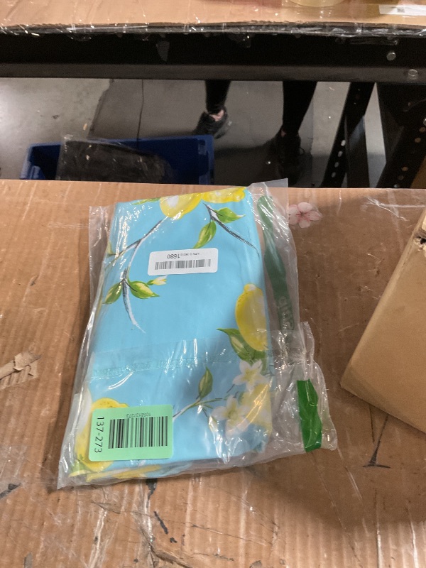 Photo 1 of (USED/FAIR) (BAGGED) Round Vinyl Tablecloth with Flannel Backing Waterproof Oil-Proof PVC Table Cloth Stain-Resistant Wipeable Table Cover for Round Table(48" Round)