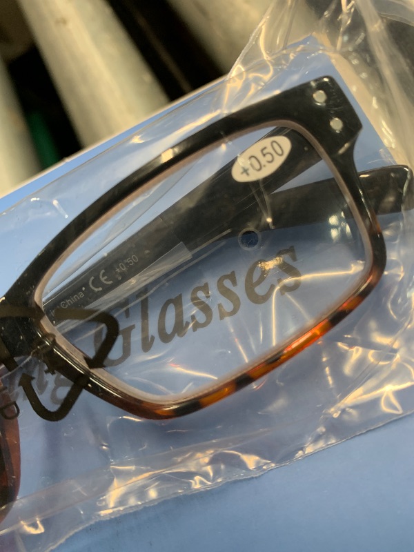Photo 1 of (see images) NORPERWIS Reading Glasses 5 Pairs Quality Readers Spring Hinge Glasses for Reading for Men and Women (5 Pack Mix Color -3, 0.50)