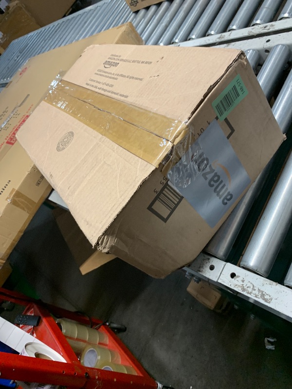 Photo 1 of (5 packs of 6)(see images) Amazon Basics 2-Ply Soft Toilet Paper, 30 Rolls (5 Packs of 6), Equivalent to 185 Regular Rolls, Packaging May Vary