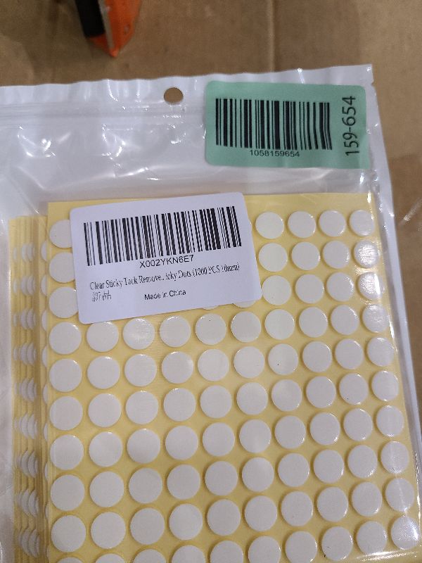 Photo 1 of 1000pcs Double-Sided Putty for Wall Hanging Removable Adhesive Stickers for Posters Easy to Use Wall Adhesive Damage Tacky Putty 