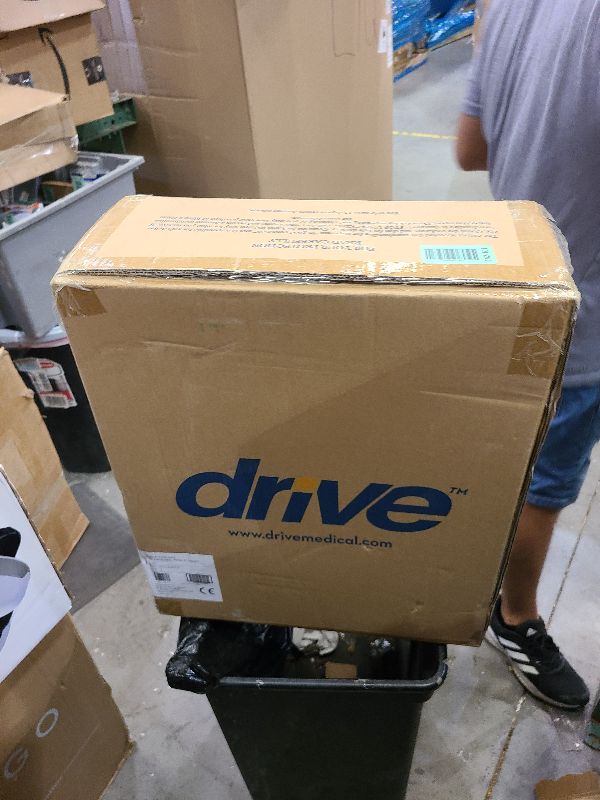 Photo 1 of 2-in-1 Locking Raised Toilet Seat with Tool-free Removable Arms