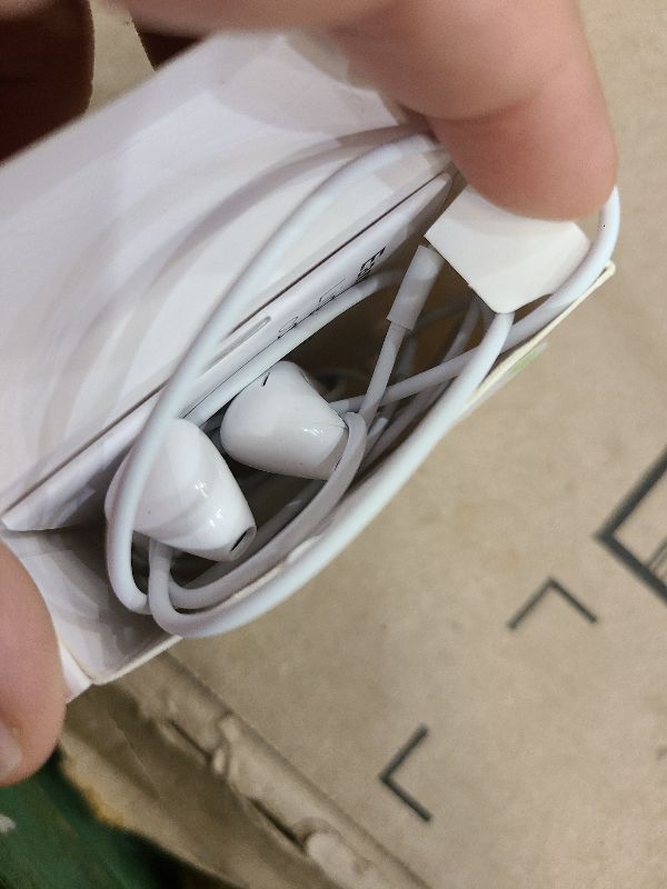 Photo 1 of 1Pack Wired Earphones for iPhone Earbuds with Lightning Connector(Built-in Mic & Volume Control)[Official Certified] Headphones Compatible iPhone 14/13/12/SE/11/XR/XS/X/7/7Plus/8/8Plus, Bluet00th-free