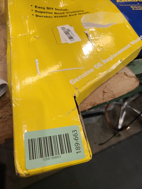 Photo 1 of 2 Wipers Replacement For Chevrolet Avalanche Silverado Suburban GMC Sierra Yukon Cadillac Escalade EXT ESV SLK SLC Original Equipment Windshield Wiper Blades - 22"+22" Pinch Tab