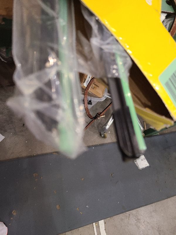 Photo 1 of 2 Wipers Replacement For Chevrolet Avalanche Silverado Suburban GMC Sierra Yukon Cadillac Escalade EXT ESV SLK SLC Original Equipment Windshield Wiper Blades - 22"+22" Pinch Tab