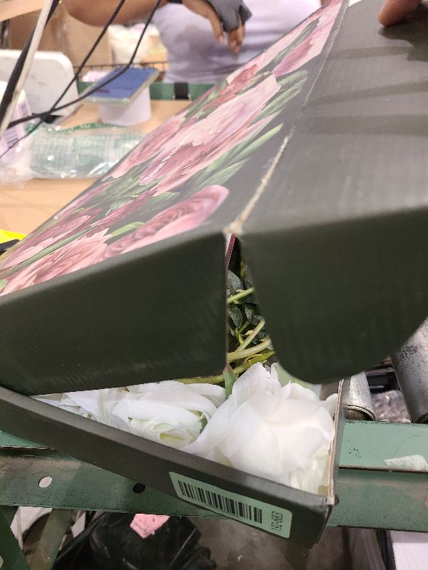 Photo 1 of 20PCS Artificial White Roses, 3.9'' Silk Flower Head Fake White Rose with Long Stems, Realistic Faux Roses Bouquet for DIY Wedding Home Party Office Decoration