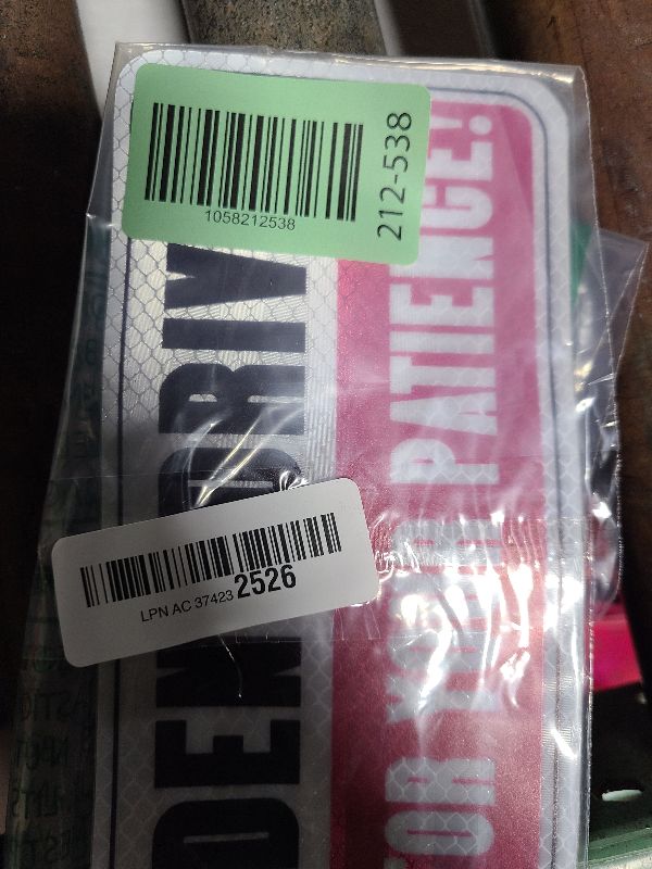 Photo 1 of 3pcs Student Driver Adhesive Stickers, Thanks for Your Patience Student New Driver Signs Pink Non-Magnetic Reflective Bumper Sticker Car Decal Safety Sign for Car Exterior Accessories (Student Driver)