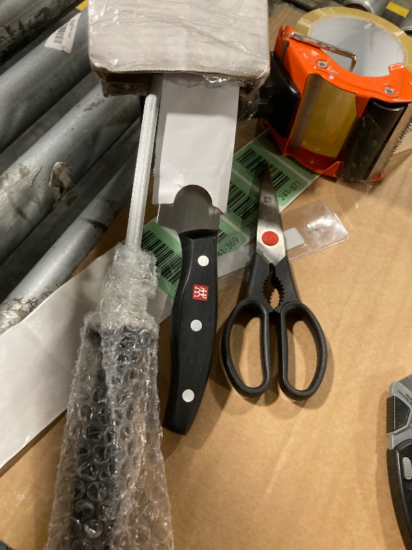 Photo 1 of ***ONLY 3****
ZWILLING Twin Signature 6-Piece Razor-Sharp German Knife Block Set, Made in Company-Owned German Factory with Special Formula Steel perfected for almost 300 Years, Dishwasher Safe