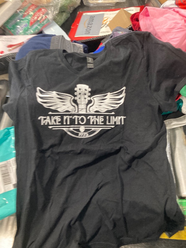 Photo 1 of  T-SHIRT SIZE L