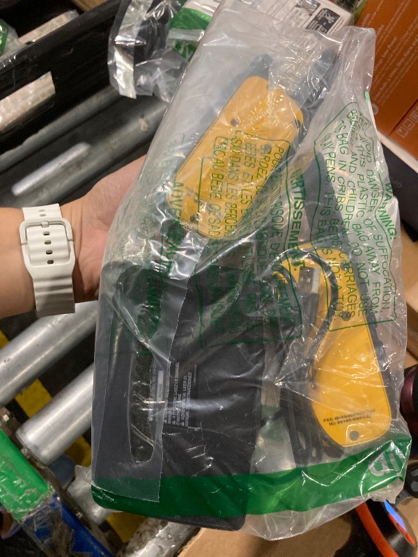 Photo 1 of ***MISSING PARTS***
DEWALT FRS Walkie Talkies Long Range 2 Way Radio, 1 Watt, Waterproof & Rechargeable, 6 Pack with Gang Charger, DXFRS300-BCH6