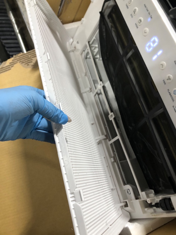 Photo 1 of *** USED****
Midea 12,000 BTU U Shaped Smart Inverter Window Air Conditioner - Cools 550 Sq Ft, Ultra Quiet with Open Window Flexibility - Alexa/Google Assistant Compatible - 35% Energy Savings, Remote (Updated)