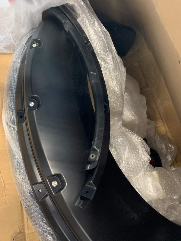 Photo 1 of ** used *** Tyger Auto Fender Flare Compatible with 2017-2022 Ford F-250 F-350 Super Duty, Smooth Textured Black Paintable Bolt-Riveted Style 4pc | TG-FF8F4388