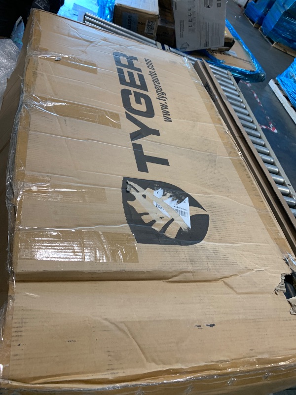 Photo 1 of ** used *** Tyger Auto Fender Flare Compatible with 2017-2022 Ford F-250 F-350 Super Duty, Smooth Textured Black Paintable Bolt-Riveted Style 4pc | TG-FF8F4388