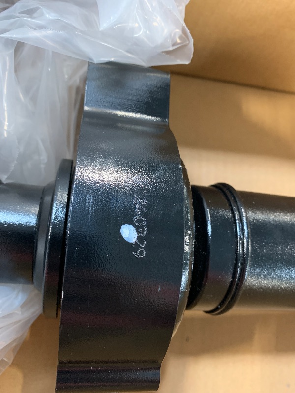 Photo 1 of *** USED / SIMILAR/ UNTESTED *** 
WildGear Rear Drive Shaft Fit For Jeep Grand Cherokee 2014-2019 V8 5.7L RWD # 986-155, 52123811AB, 52123811AC