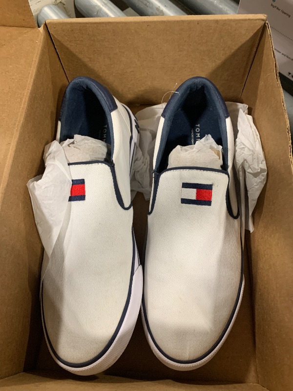 View 3 of ** VERY USED *** Tommy Hilfiger Roaklyn White 8 D (M)