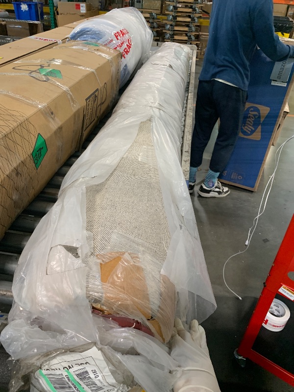 Photo 1 of **** USED / UNTESTED ** ****Momeni Rugs Delhi Collection 100% Wool Hand Carved & Hand Tufted Contemporary Area Rug, 8' x 10', Mocha