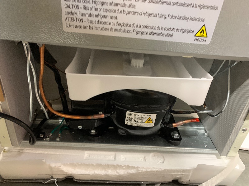 Photo 1 of ** NEW**Frigidaire EFR840-Cream EFR840 Retro Mini Fridge with Freezer & Side Bottle Opener-Small 2 Door Refrigerator for Office Bar or College Dorm Room-3.1 Cu Ft (Cream)