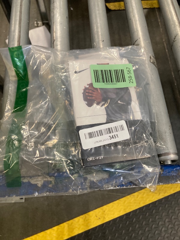 Photo 1 of *Minor Damage*
Nike Pro Dri-Fit Sleeve 4.0 (Black/White, L/XL)