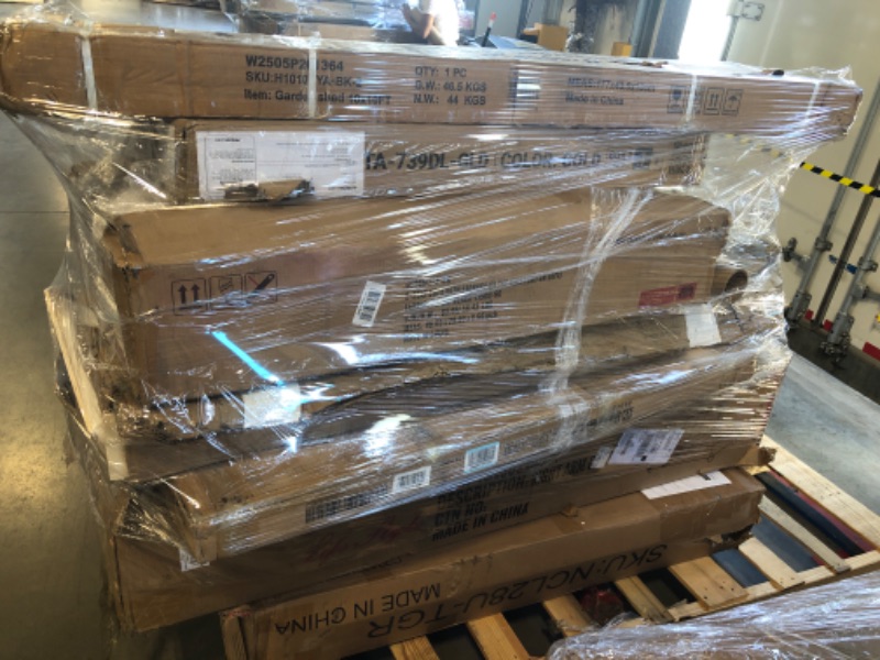 Photo 1 of *** BULK PALLET// 6 UNKNOWN RANDOM ITEMS/// FINAL SALE/// NO RETURNS****