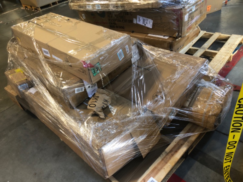 Photo 1 of *** BULK PALLET// 7 UNKNOWN RANDOM ITEMS/// FINAL SALE/// NO RETURNS****