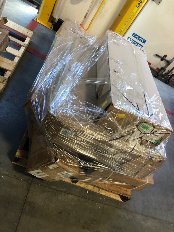 Photo 1 of *** BULK PALLET// 7 UNKNOWN RANDOM ITEMS/// FINAL SALE/// NO RETURNS****