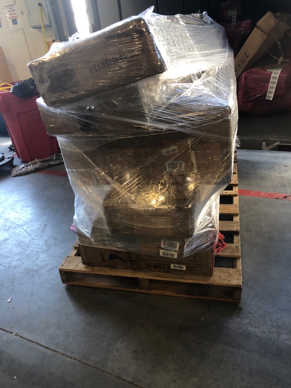 Photo 1 of *** BULK PALLET// 6  UNKNOWN RANDOM ITEMS/// FINAL SALE/// NO RETURNS****