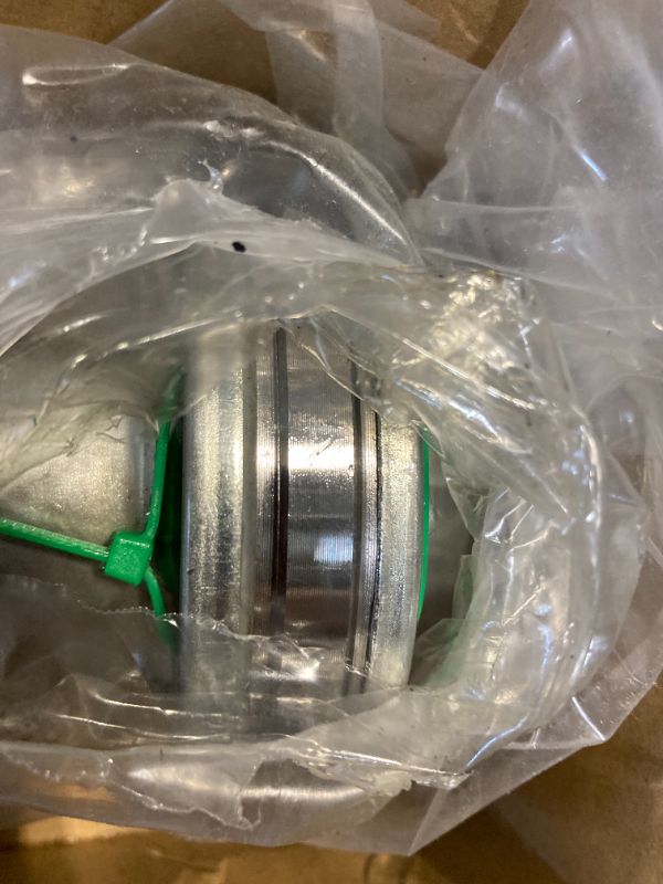 Photo 1 of ***NEW IN BOX*****SCITOO?69.5"?Steel Rear Driveshaft Assembly Drive Shaft Prop Shaft Compatible For Volvo S70 1999-2000,For Volvo V70 1998-1999,OE# 936-871 936871 9463300