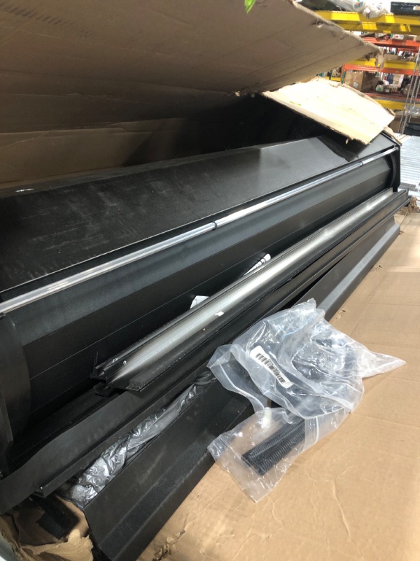 Photo 1 of *****NOT TESTED**** Gator Recoil Retractable Truck Bed Tonneau Cover | G30231 | Fits 2009 - 2018, 2019 - 2020 Classic Dodge Ram 1500 5' 7" Bed (67.4")