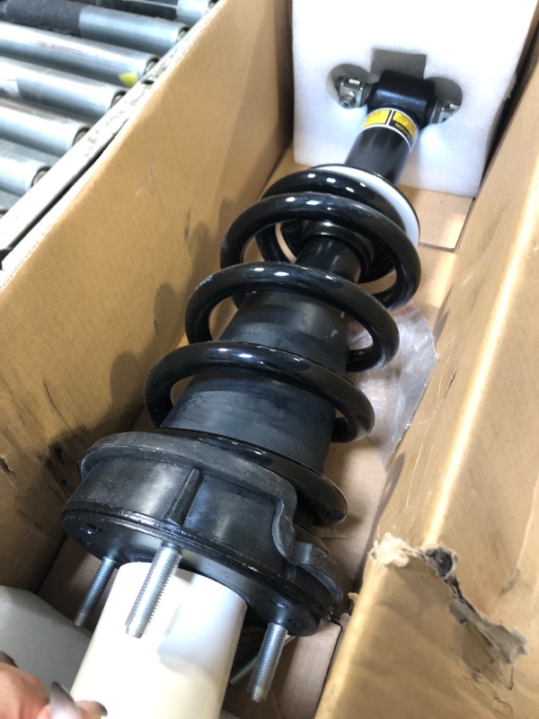 Photo 1 of **********SIMILAR****** 1 Pcs Rear Air Suspension Spring Shock Struts Absorber Compatible for Audi R8 R8 4S3 Spyder 4S9 2016-2021 Huracan 4T0512019