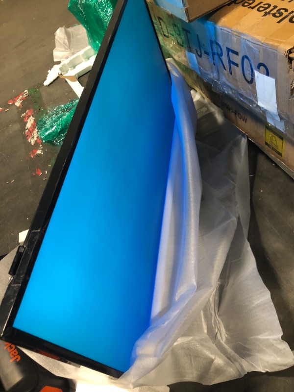 Photo 1 of ****it turns on perfectly**** Samsung 43-Inch Class The Frame LS03F 4K QLED Smart TV (2025 Model) Slim Fit Wall Mount, Modern Frame Design, NQ4 AI Gen2 Processor, Art Mode, Artful Picture Quality, Samsung Vision AI, Alexa Built-in