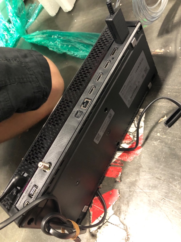 Photo 1 of ****it turns on perfectly**** Samsung 43-Inch Class The Frame LS03F 4K QLED Smart TV (2025 Model) Slim Fit Wall Mount, Modern Frame Design, NQ4 AI Gen2 Processor, Art Mode, Artful Picture Quality, Samsung Vision AI, Alexa Built-in