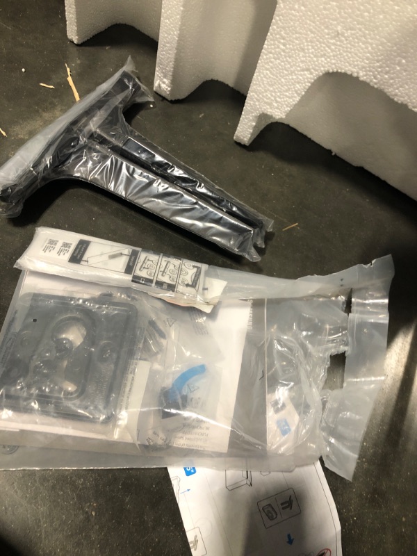 Photo 1 of ****it turns on perfectly**** Samsung 43-Inch Class The Frame LS03F 4K QLED Smart TV (2025 Model) Slim Fit Wall Mount, Modern Frame Design, NQ4 AI Gen2 Processor, Art Mode, Artful Picture Quality, Samsung Vision AI, Alexa Built-in