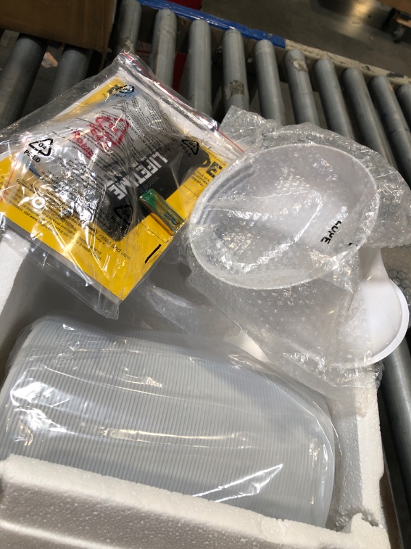 Photo 1 of *****it turns on perfectly***** SereneLife 8000 BTU Portable Air Conditioner with Heat, Compact 4-in-1 Portable AC & Heater for Room Up to 350 Sq Ft with Dehumidifier & Fan Function, Remote Control, Window Mount Kit, 13" x 11" x 26"