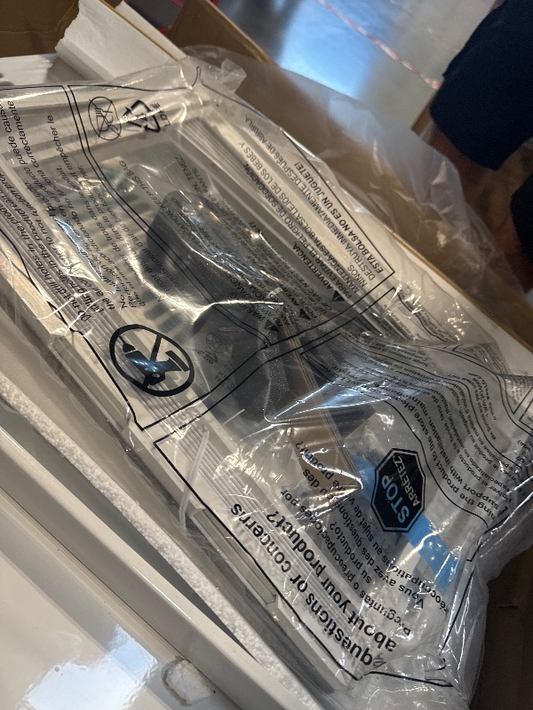 Photo 1 of ******it turns on perfectly****** cools quickly********* Whirlpool 10,000 BTU Window Air Conditioner with Dehumidifier, 115V, Window AC for Rooms up to 450 Sq. Ft., Living Room, Bedroom, or Kitchen, with Remote Control, Digital Display, and 24H-Timer, Whi