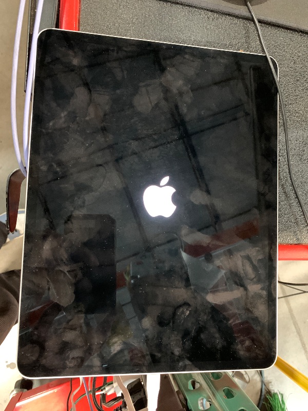 Photo 4 of (PARTS/SCRAP) (BOOT LOOP) 2021 Apple 12.9-inch iPad Pro Wi?Fi + Cellular 256GB - Silver