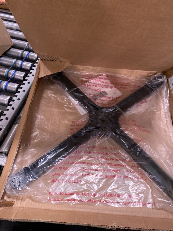 Photo 1 of ******************THIS IS ONLY THE TABLE BASE************
Flash Furniture 36'' Square Black Laminate Table Top with 30'' x 30'' Table Height Base