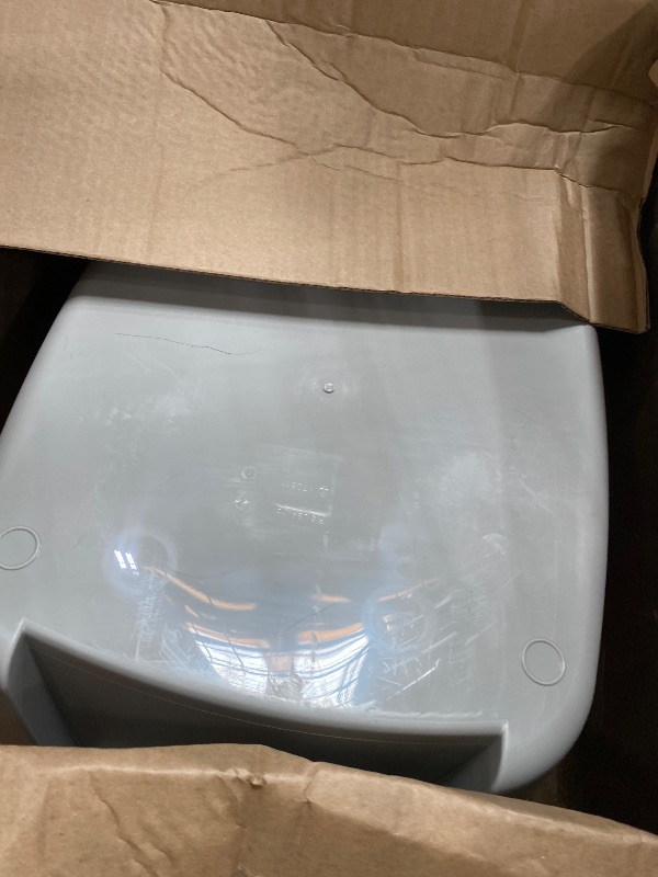 Photo 1 of (missing scoop) IRIS USA Jumbo Enclosed Cat Litter Box with Front Door Flap and Scoop, Covered Kitty Litter Box with Handle and Buckles for Portability and Privacy, Gray