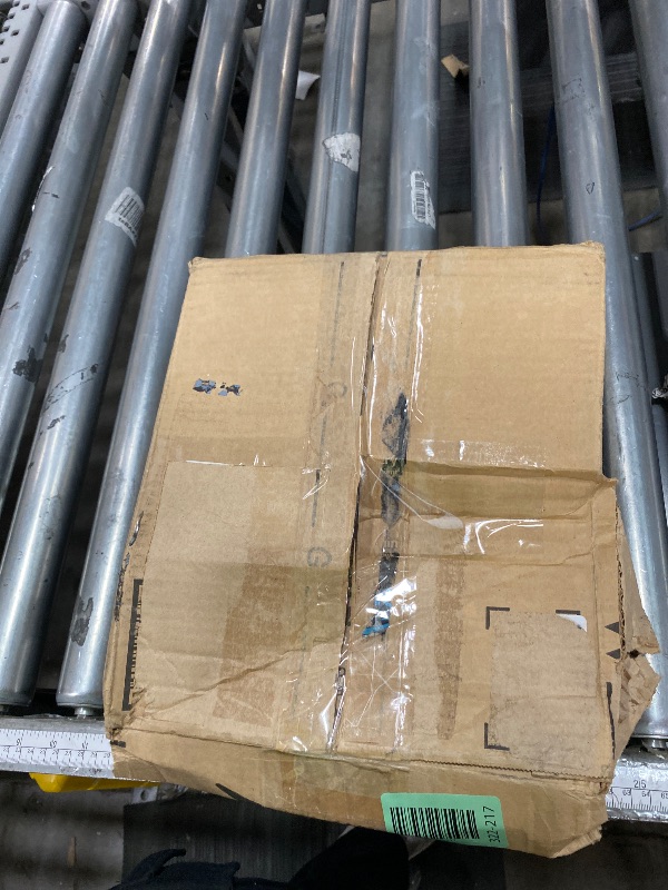 Photo 1 of ************MISSING THE LARGER DUSTER**************
The Original California Car Duster Detailing Kit with Plastic Handle, Model Number: 62445 , Red