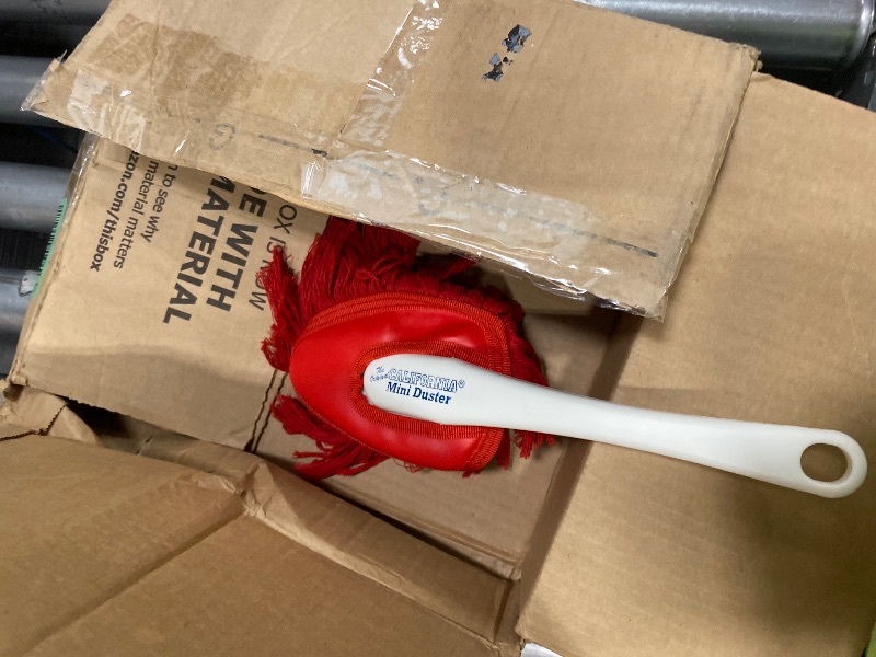 Photo 1 of ************MISSING THE LARGER DUSTER**************
The Original California Car Duster Detailing Kit with Plastic Handle, Model Number: 62445 , Red