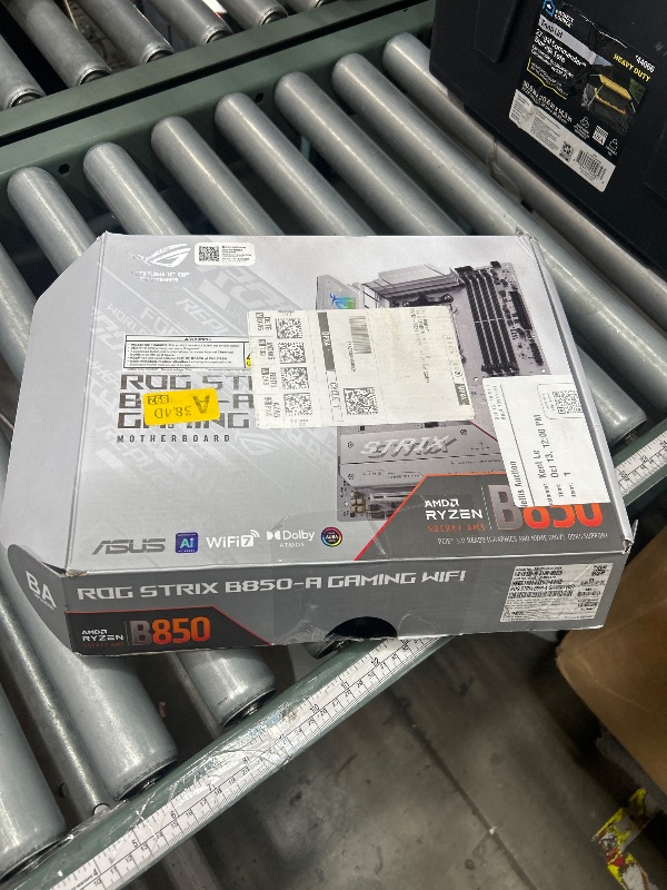Photo 1 of ** SEE NOTES ***ASUS ROG Strix B850-A Gaming WiFi AMD AM5 B850 ATX Motherboard 14+2+2 Power Stages, DDR5 AEMP, 2.5G LAN, WiFi 7 with Q-Antenna, 4X M.2, PCIe® 5.0, USB 20Gbps Type-C, AI Networking II, ASUS AI Advisor