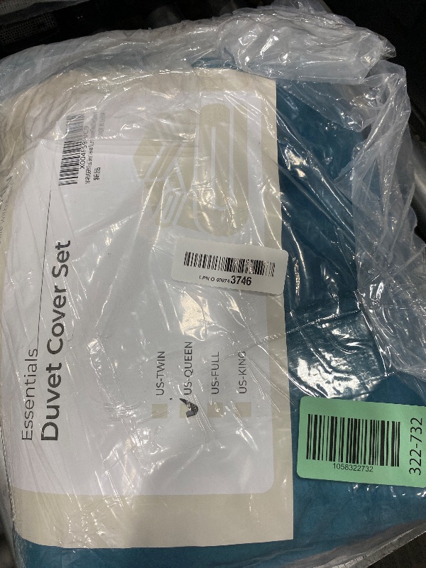 Photo 1 of (PARTIAL SET) WARMDERN Teal Blue Flannel Velvet Duvet Cover Queen Size Duvet Cover Bedding Sets, 3pcs Ultra Soft Luxury Textured Modern Crystal Velvet Duvet Covers with Zipper Closure(Teal Blue, Queen)